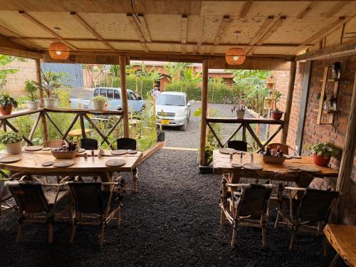 En restaurant eller et andet spisested på Baraka Home