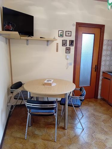 TV a/nebo společenská místnost v ubytování Casa Bisalta relax