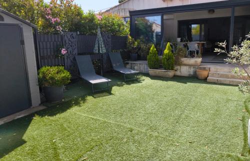 Foto dalla galleria di Ma maison aux Angles calme climatisée a Les Angles Gard