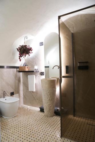 Odeon Neapolis - Historic Suites in Roman Theater