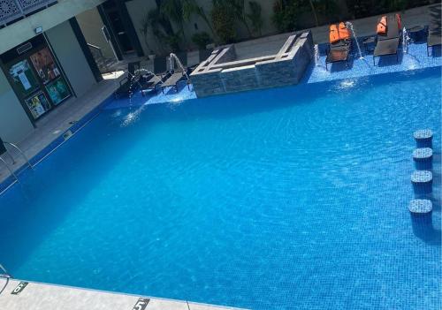 Πισίνα στο ή κοντά στο Perriman Hotel