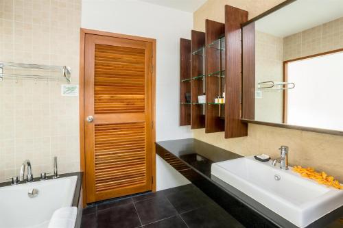 Koupelna v ubytování Pimann Buri Pool Villas Ao Nang Krabi Sha Plus