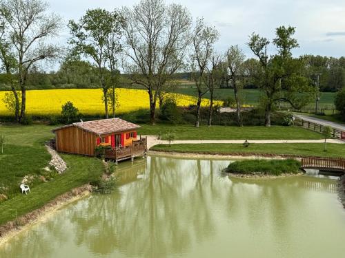 Chalet au bord de l eau