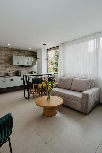 Dapur atau dapur kecil di Nomadic Suites
