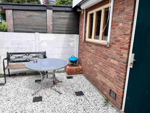 Kawasan patio atau luaran di Tiny House Zaandam, Tranquility and easy Connection
