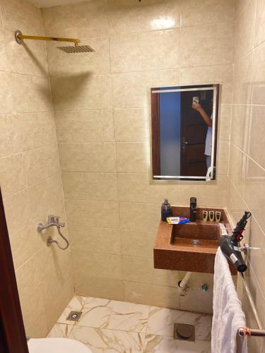 Un baño de Farsha Pyramids Inn