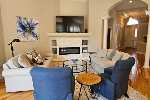 Χώρος καθιστικού στο Beautiful 3-2 Family home w large lanai
