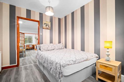 Postel nebo postele na pokoji v ubytování Birmingham 1 Bedroom Apartment