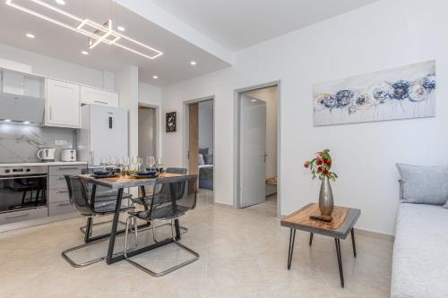 Port View Modern Apartment, Corfu Town