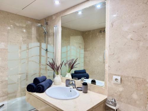 Casa de la Alegria, 3-bedroom house near Cabopino Beach & Golf, Marbella