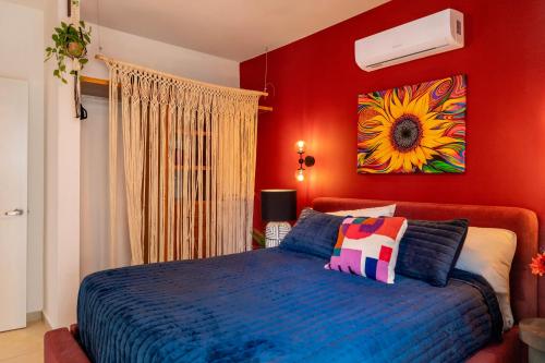 Postel nebo postele na pokoji v ubytování Custom decor-sleeps 6 with 2 pools- Condo near beach-Puerto Morelos Mexico,Casa Yellowstone