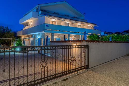 VILA SENTIO MARE-Apartments Livaić Željko