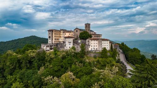 Gallery image of Hotel casa del pellegrino - Castelmonte in Castelmonte