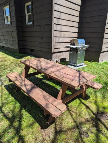 Φωτογραφία από το άλμπουμ του Camp Orvis by West Pond σε Eagle Bay