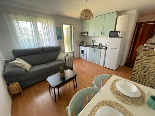 Η κουζίνα ή μικρή κουζίνα στο Vida Soladana - Cala en Forcat - piscina, playa, A/C, Smart TV...