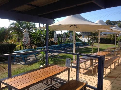Bazén v ubytování Tannum Sands Hotel / Motel nebo v jeho okolí