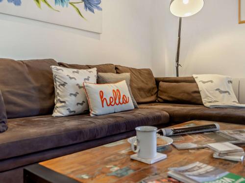 Posezení v ubytování 2 Bed in Llanwrtyd Wells 94009