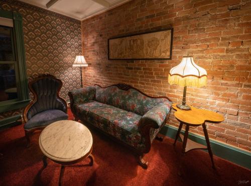 Un lugar para sentarse en St. Elmo Hotel