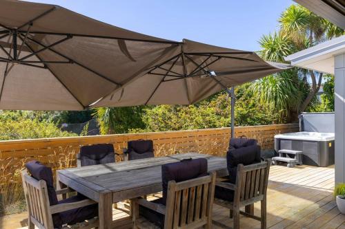 Ein Garten an der Unterkunft Idyllic Getaway - modern and stylish with private spa