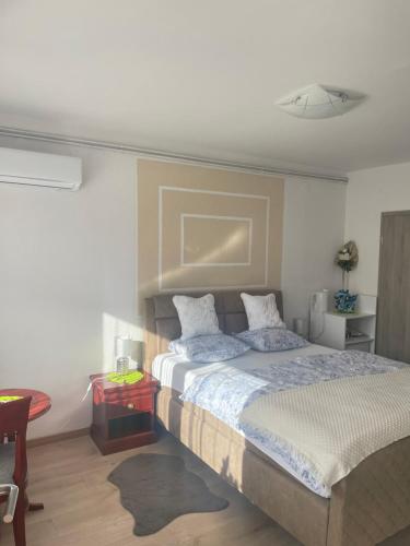 Ana Rooms Bledにあるベッド