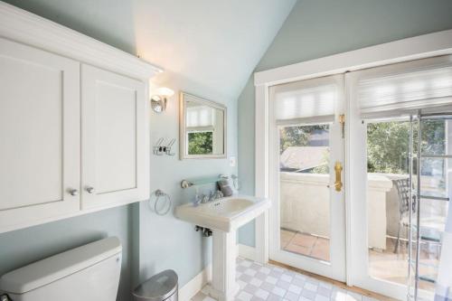 Kuchyň nebo kuchyňský kout v ubytování Quiet 5 Beds Kid-Friendly Mins to DTWN and Stanford