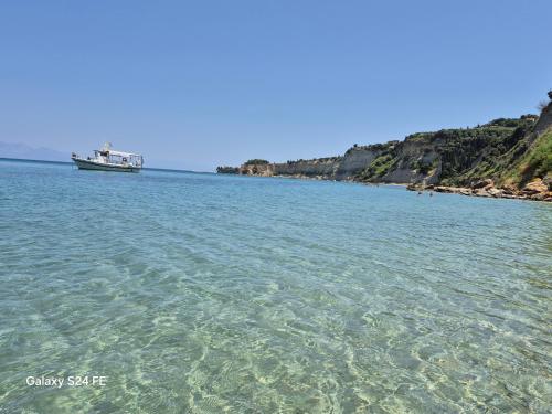 Gallery image of Tritsili house in Koroni