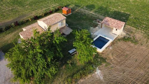 Photo de la galerie de l'établissement Le Petit Cabanon Provençal, à Mane