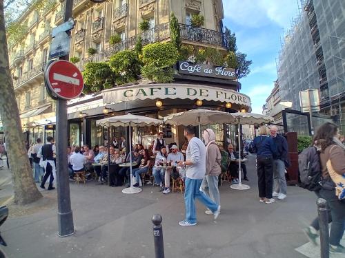 heart of Marais ,center,romantic and gorgeous appartement, 1 minute metro ,close to Eiffel tour and Louvre meusm