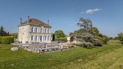 Κήπος έξω από το Les maisons d'Emilion