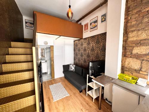 KING STUDIO - PROMO @king str.@heroes square