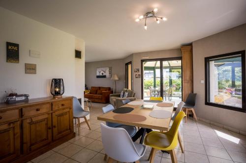 Χώρος καθιστικού στο ker diskuiz, Bugueles Nice sea view