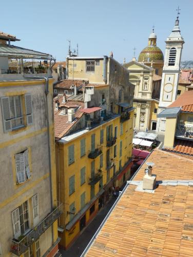 Studio Vieux Nice dernier étage