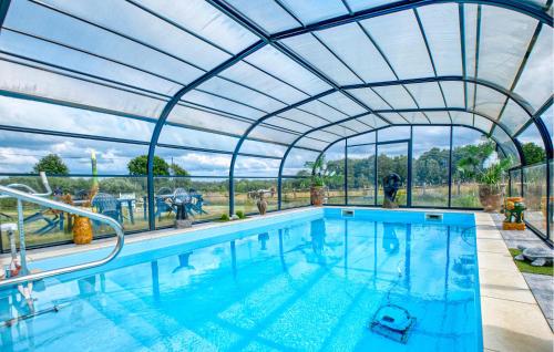 Πισίνα στο ή κοντά στο Charmante Maison Avec Piscine