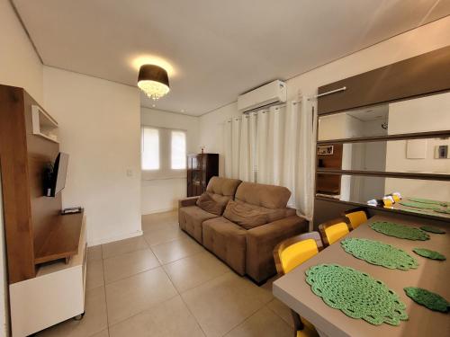 Afbeelding uit fotogalerij van Casa aconchegante Criciúma Içara SC in Içara