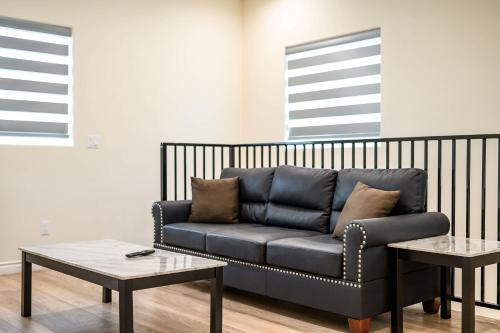 O zonă de relaxare la Modern Getaway Near Pasadena & DTLA