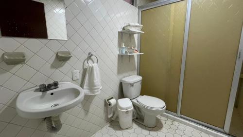 Bilik mandi di Cozy apartment