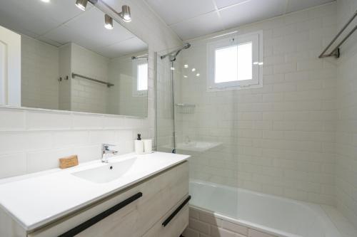 Small Oasis Manilva - Cozy Apartment