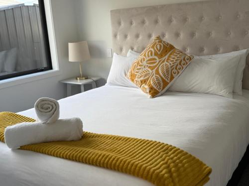 Postel nebo postele na pokoji v ubytování Hanleys Farm Hidden Gem