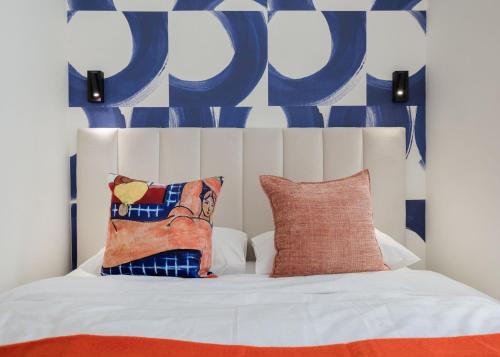 Spacious 5BR by Opera, Liszt Ferenc & City Centre