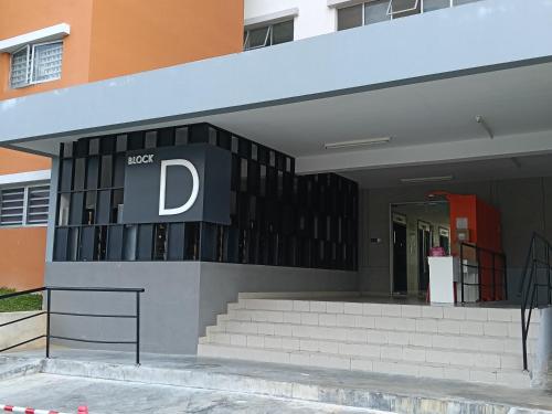 Muka bangunan atau pintu masuk Khatrina 3BR Alanis Residence