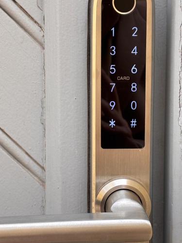 a close up of a door with a remote control at Apartamento Penacchi in Tandil