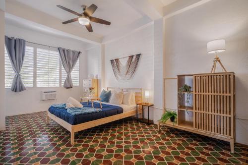 Katil atau katil-katil dalam bilik di Beachwalk San Juan by PH