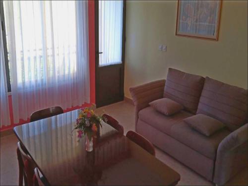 Holiday Home Kata - Two-Bedroom Holiday Home with Balcony