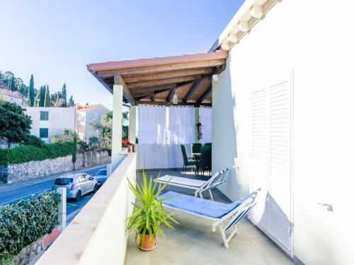 Apartment Villa Mikica - Four Bedroom Duplex Apartment with Terrace and Partial Sea View