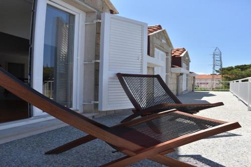 Apartment Viva - Three Bedroom Apartment with Balcony and Sea View