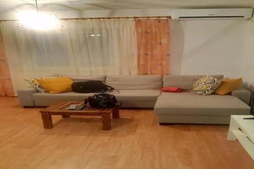 O zonă de relaxare la Apartments Aneli - One Bedroom Apartment with Balcony and Sea View A4