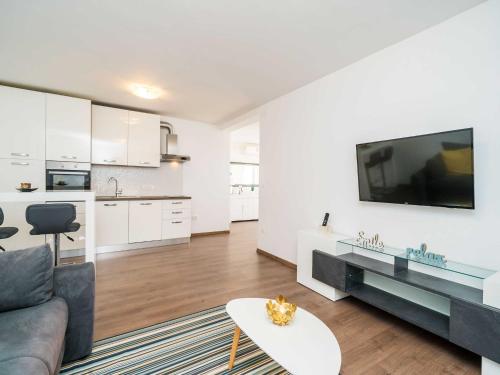 Apartments Marnic Blue Chill-One Bedroom Apartment B