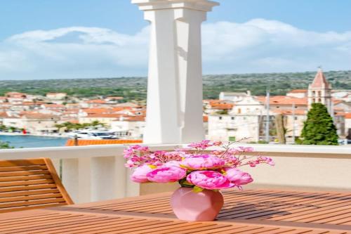 Apartments Sunny Days - Comfort Two Bedroom Apartment with Terrace and Sea View A1 ST
