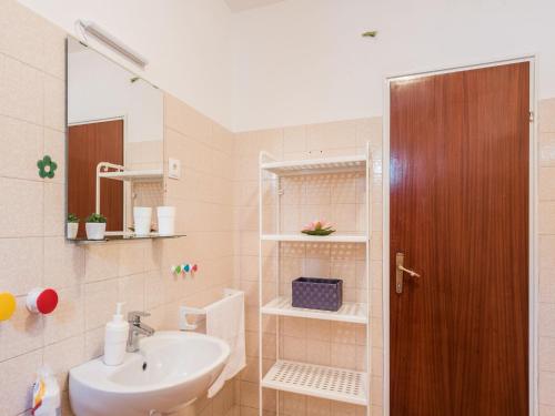 Ένα μπάνιο στο Apartment Hope ST - Two Bedroom Apartment with Balcony