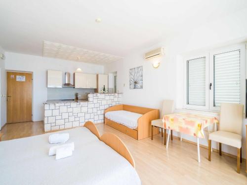 Apartments Marnic Blue Chill- Comfort Studio Apartment with Balcony S4
